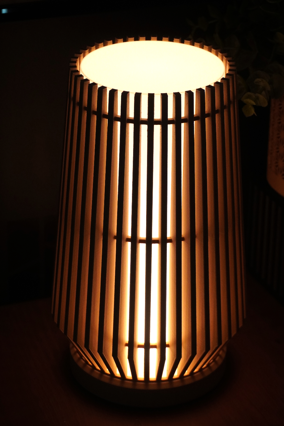 Japanese Slat Lamp